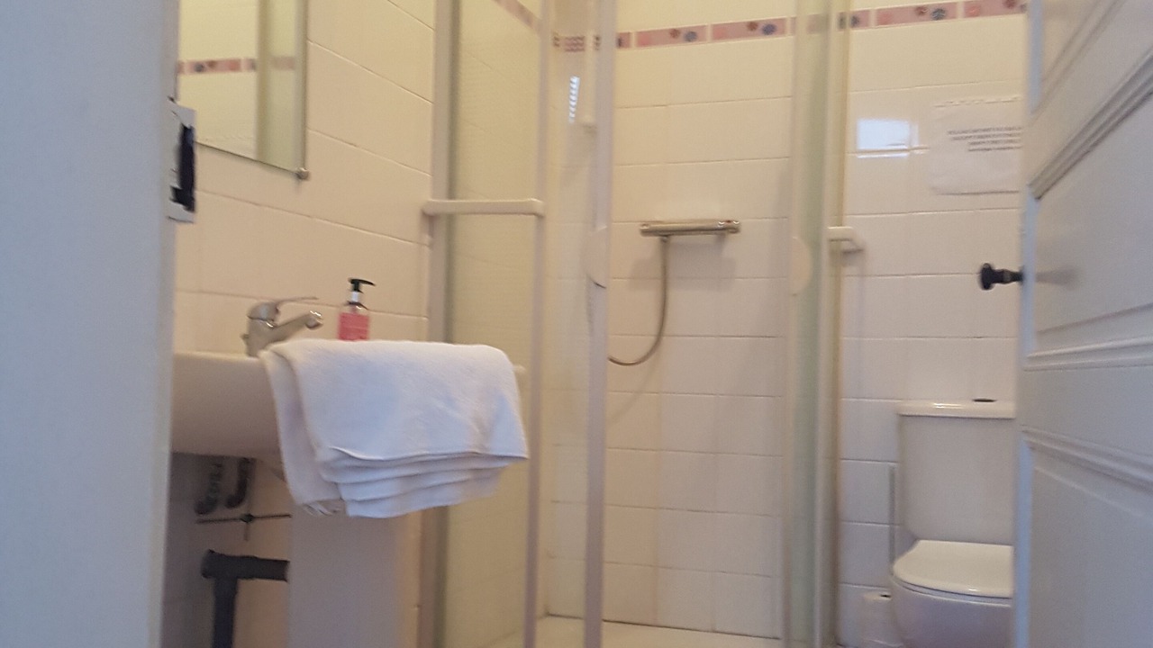 Photo of Bathroom in Duil-sur-le-Mignon