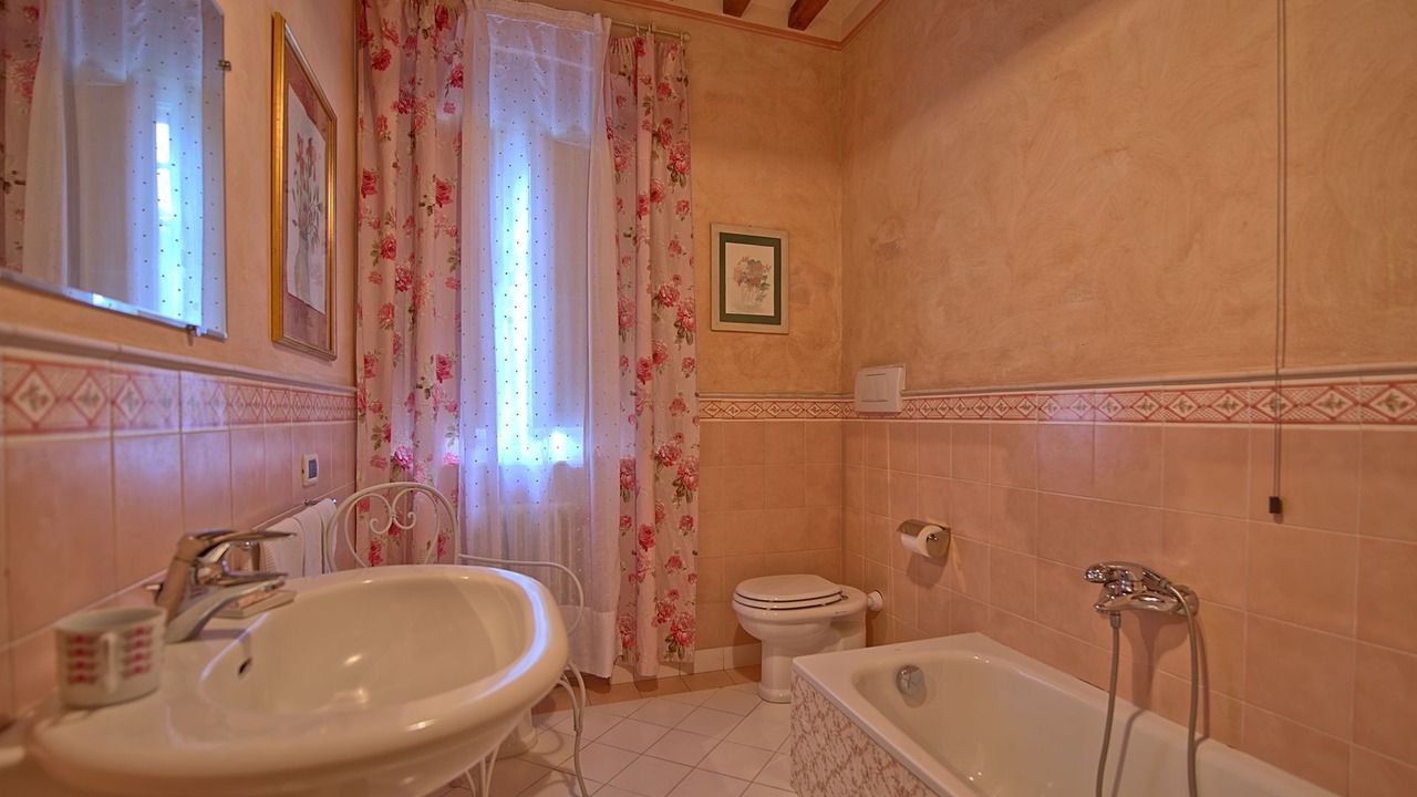 Photo of Bathroom in Orentano