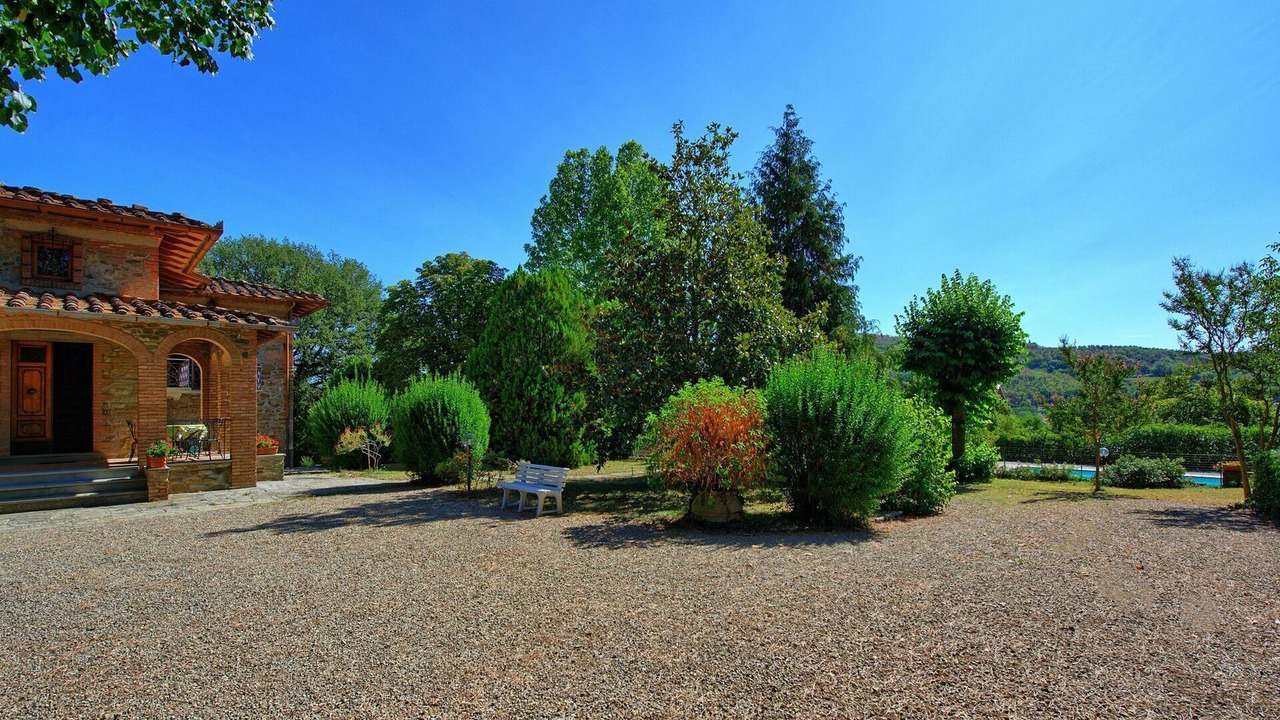 Photo of Outdoor in Ambra