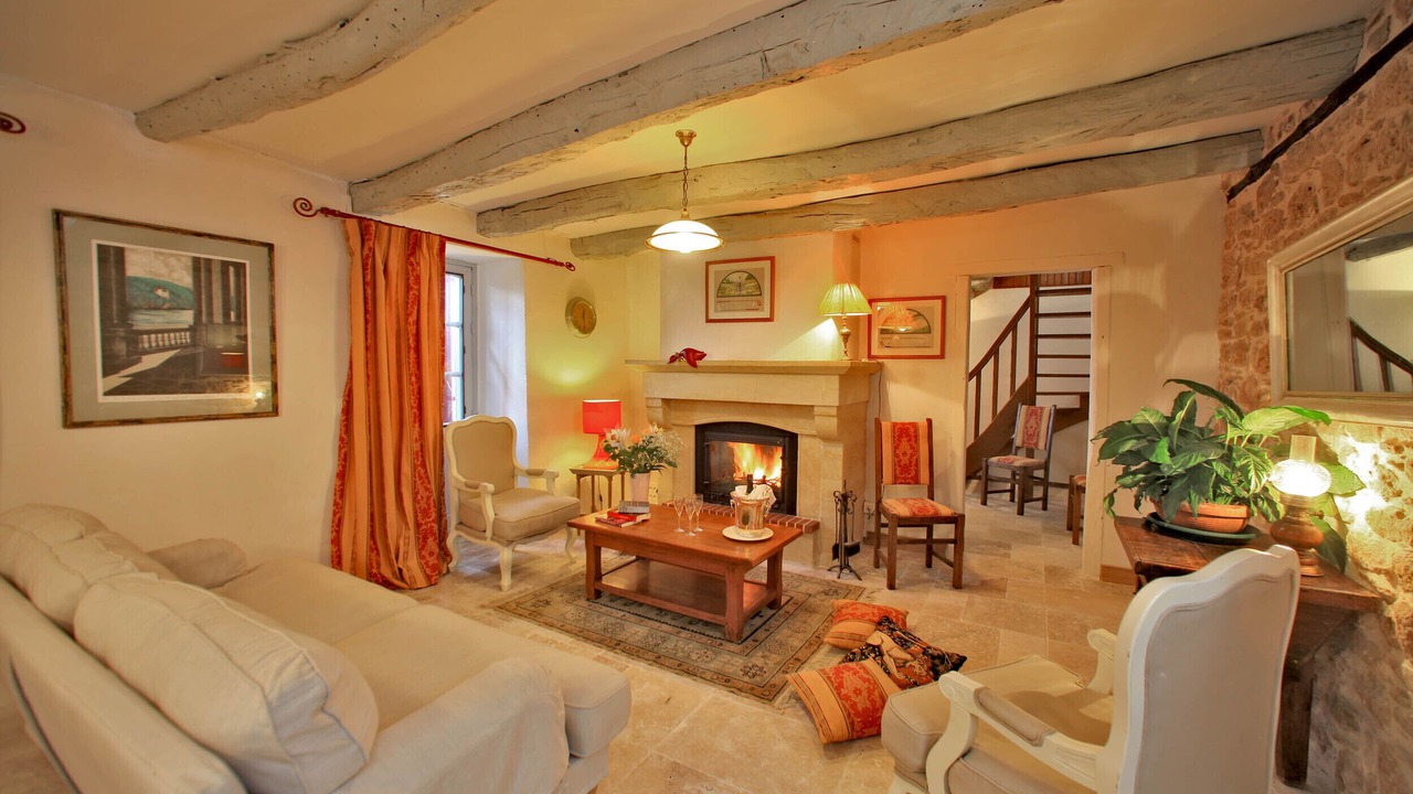 Photo of Livingroom in Saint-Julien-de-Lampon