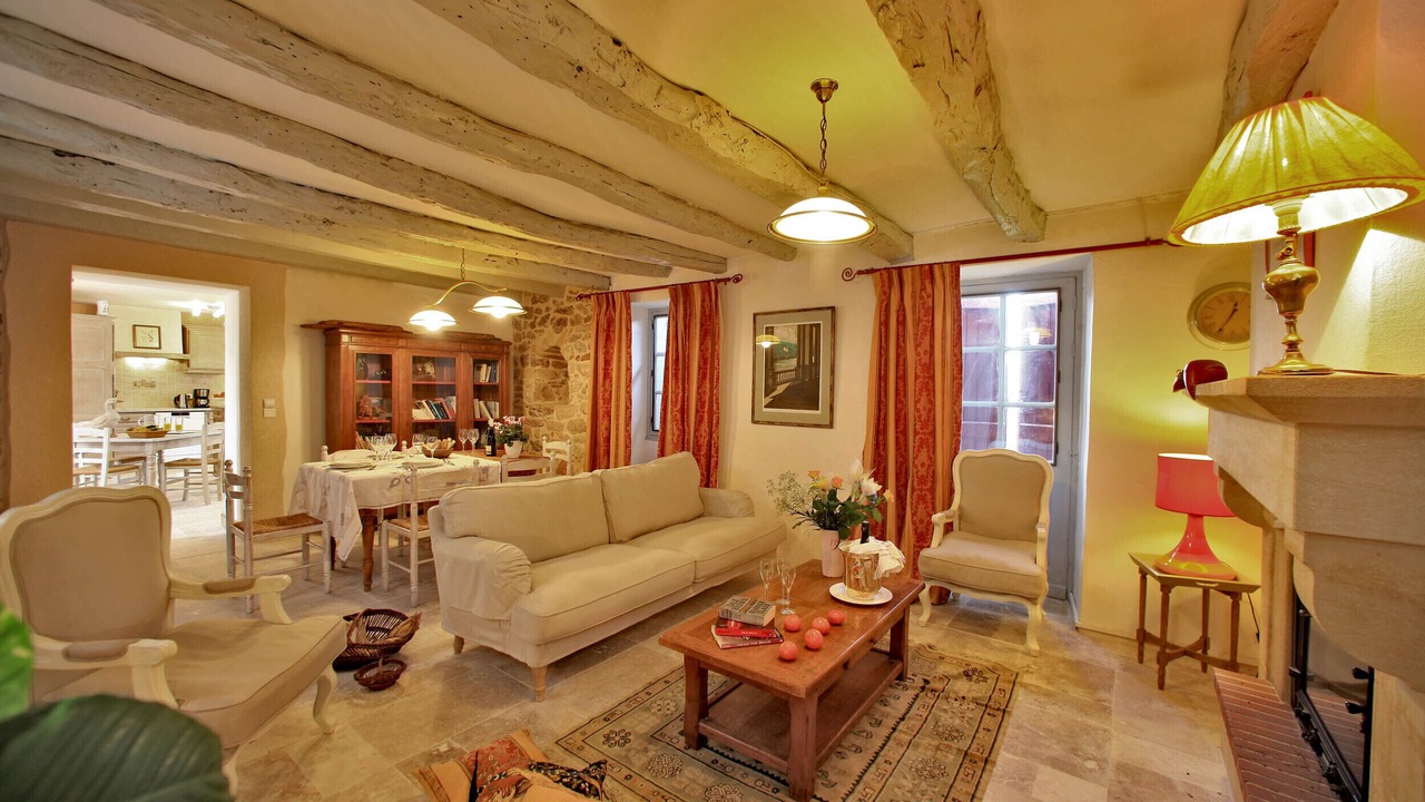 Photo of Livingroom in Saint-Julien-de-Lampon