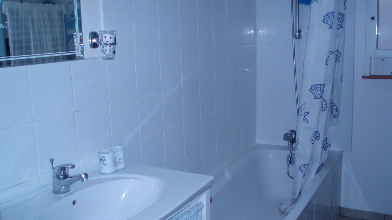 Photo of Bathroom in Saint-Cesaire