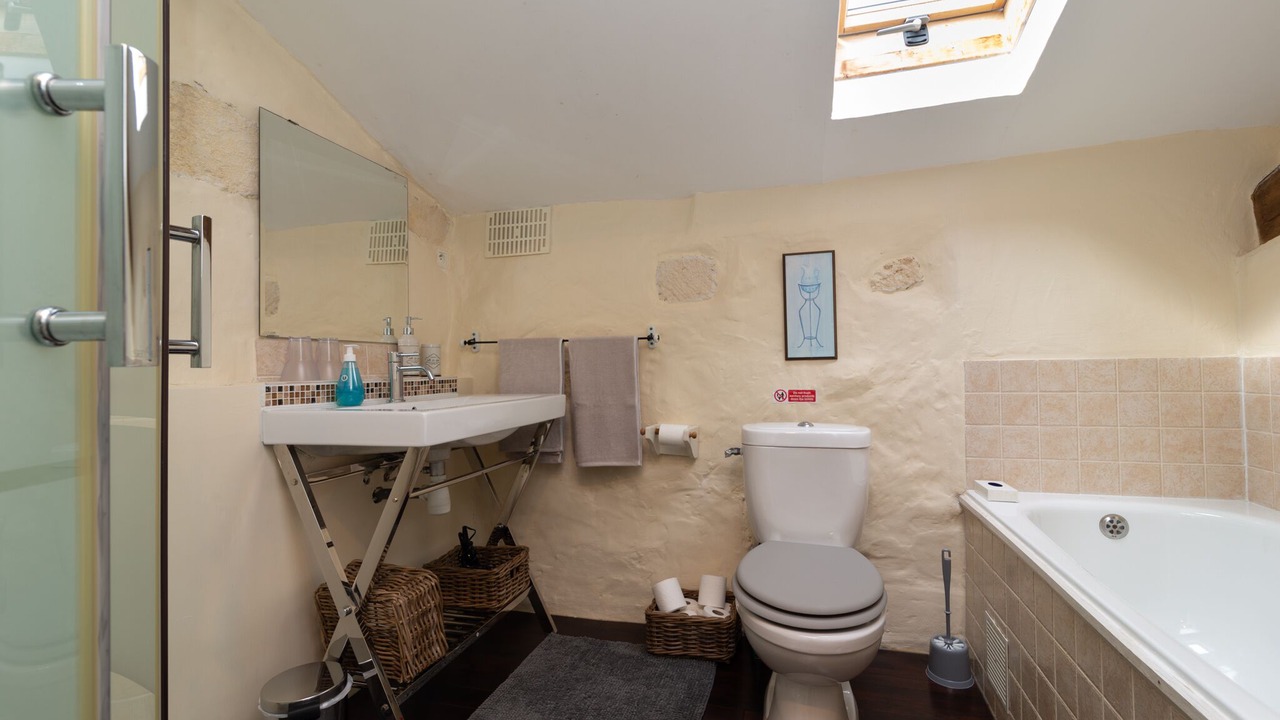 Photo of Bathroom in Saint-Mariens