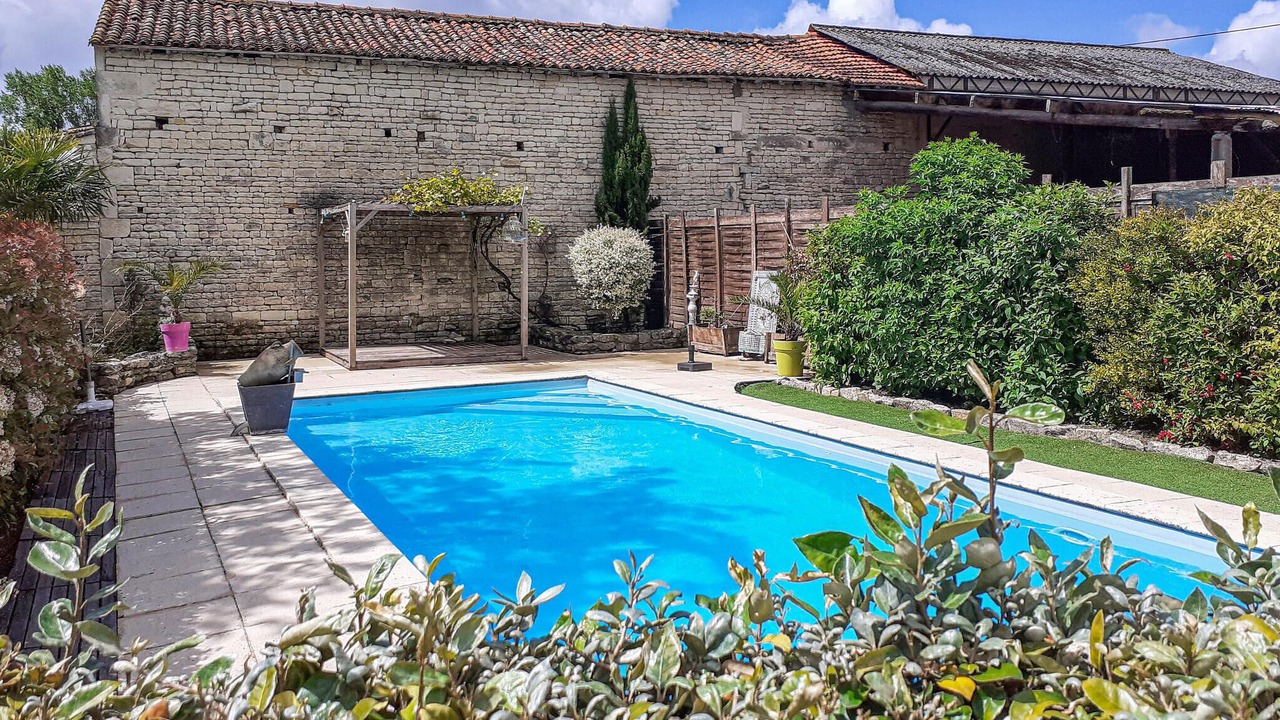 Photo of Outdoor in Fontenille-Saint-Martin-d'Entraigues
