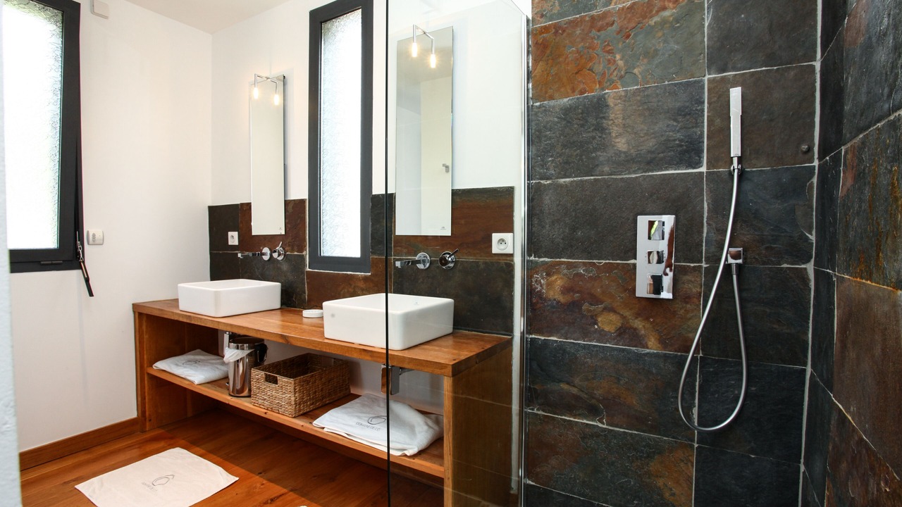 Photo of Bathroom in Saint-Jean-d'Eyraud