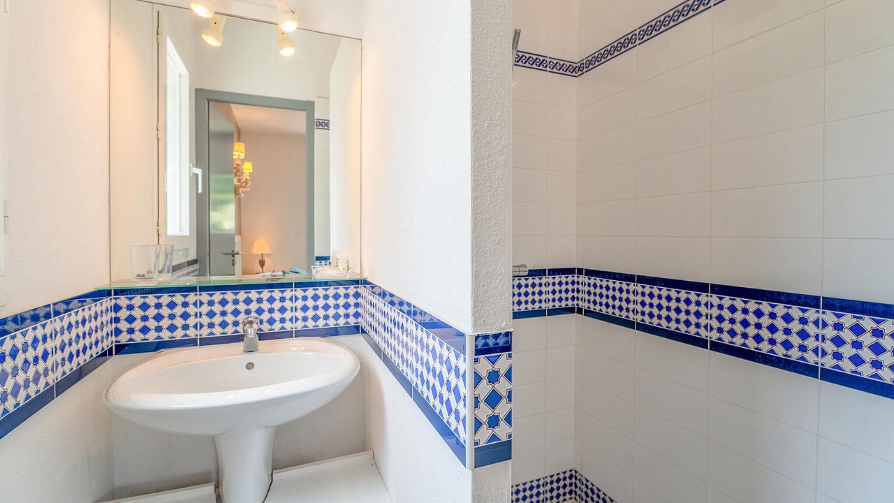 Photo of Bathroom in Le Canon