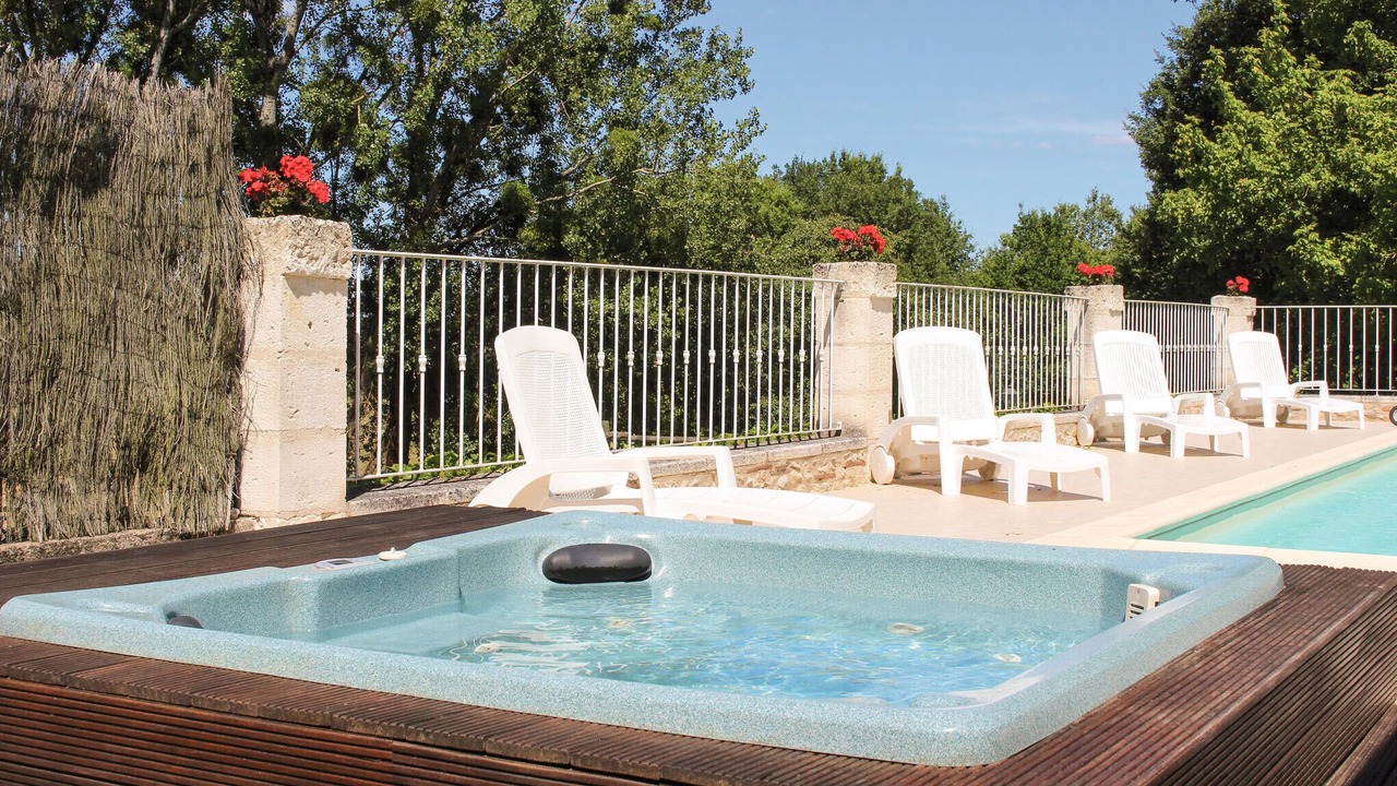 Photo of Outdoor in Saint-Meard-de-Gurcon