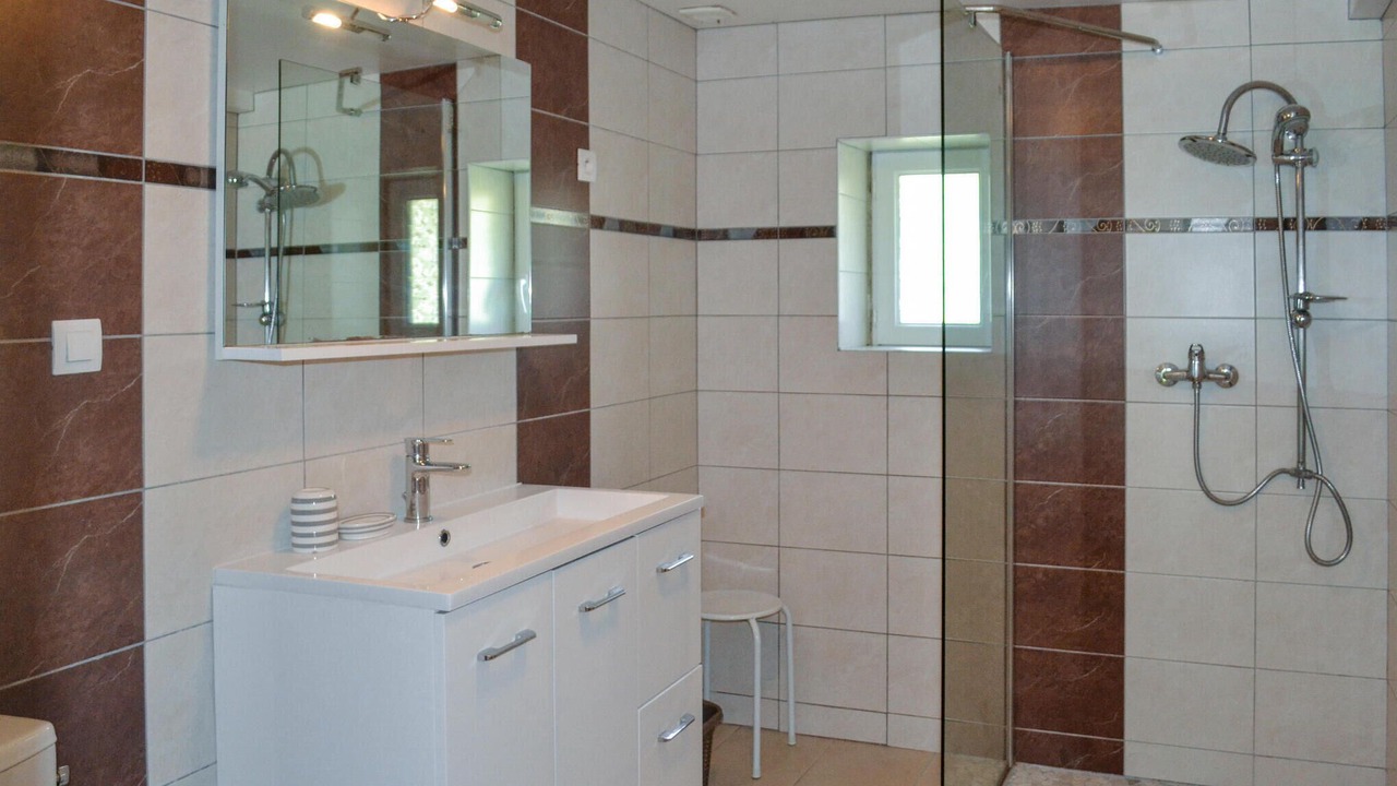 Photo of Bathroom in Lolme