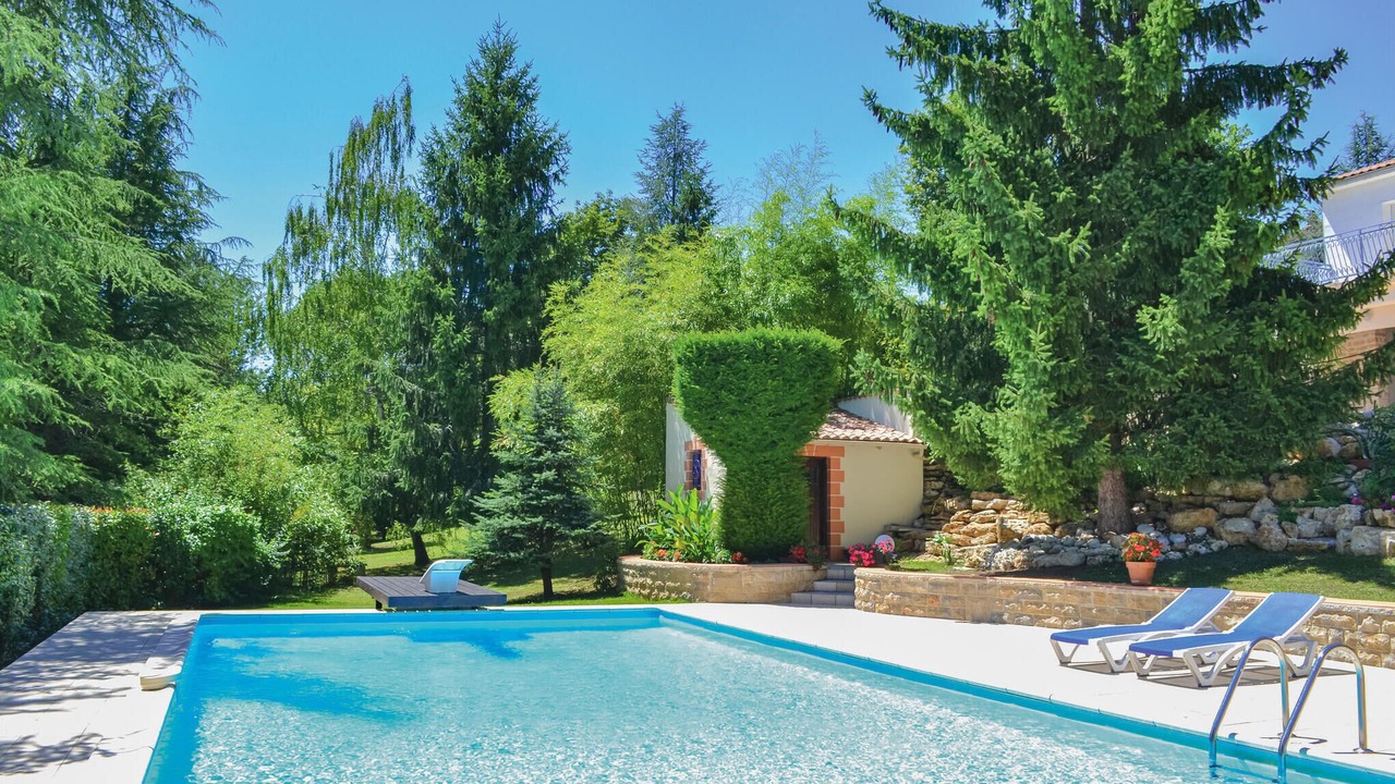 Photo of Outdoor in Savignac-les-Eglises
