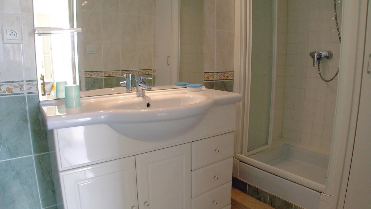 Photo of Bathroom in Vaux-sur-Mer