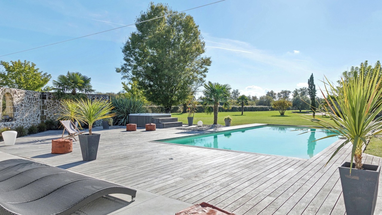 Photo of Outdoor in Saint-Germain-dEsteuil