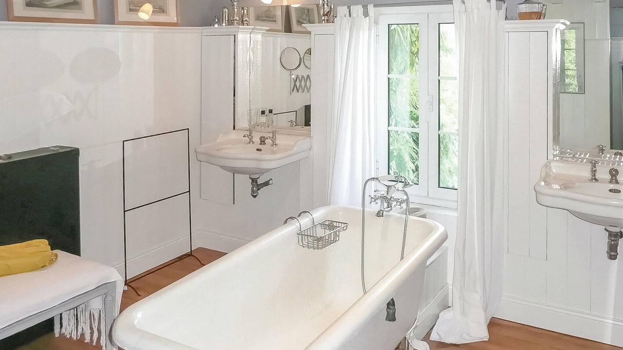 Photo of Bathroom in Arjuzanx