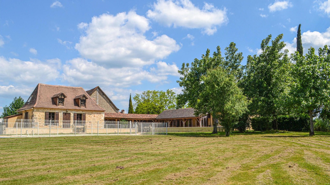 Photo of Outdoor in Eglise-Neuve-d'Issac