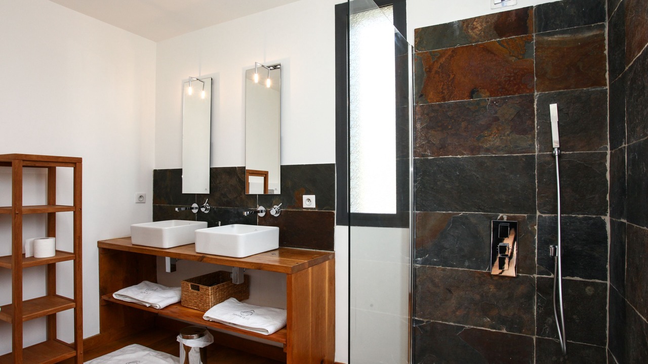 Photo of Bathroom in Saint-Jean-d'Eyraud