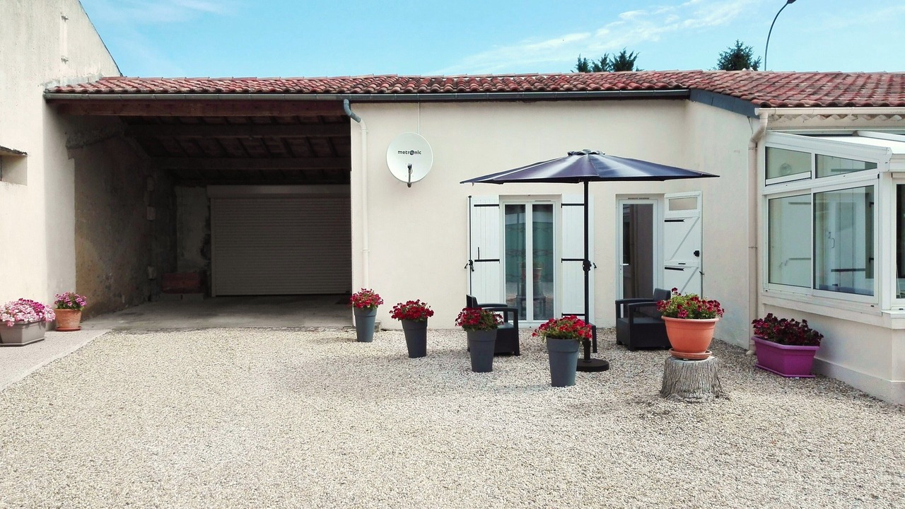 Photo of Patio Balcony in Castelnau-de-Medoc