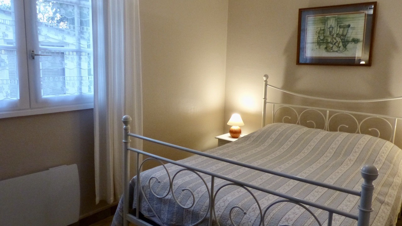 Photo of Bedroom in Lamothe-Montravel
