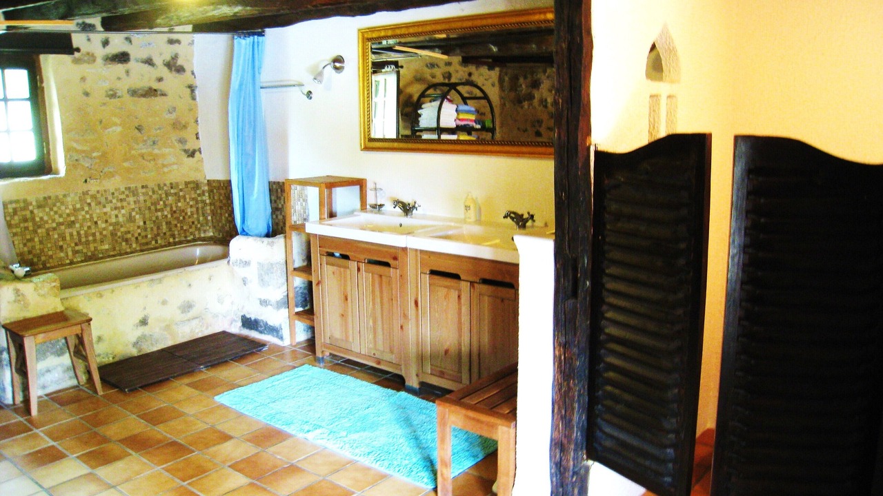 Photo of Bathroom in Fleurac