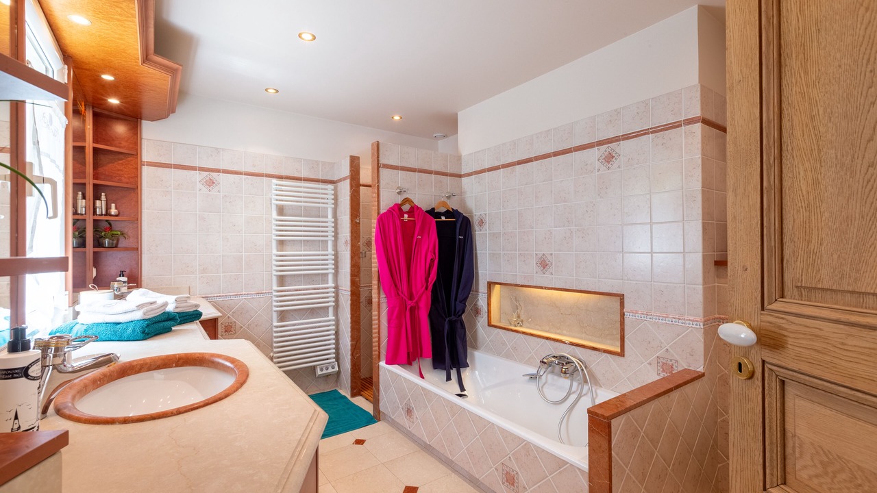 Photo of Bathroom in La Couarde-sur-Mer