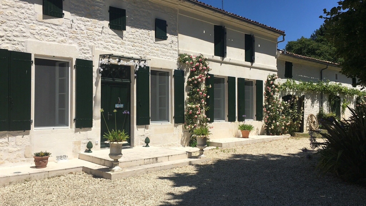 Photo of Outdoor in Avy