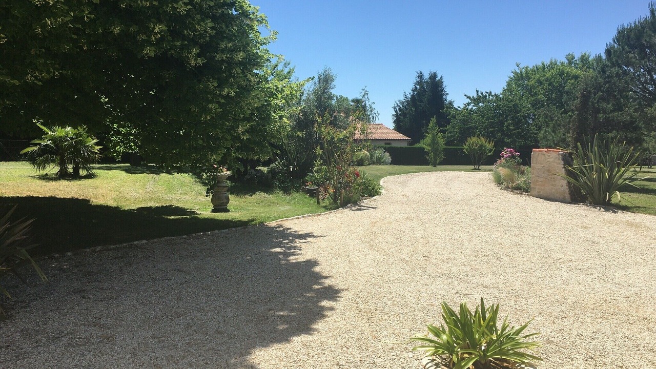 Photo of Outdoor in Avy