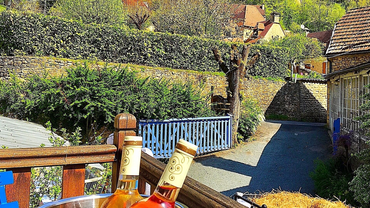 Photo of Patio Balcony in Saint-Vincent-de-Cosse