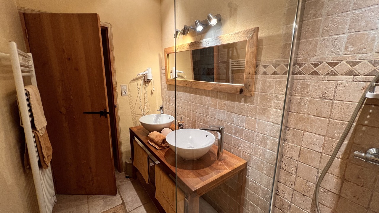 Photo of Bathroom in Rouffignac-Saint-Cernin-de-Reilhac