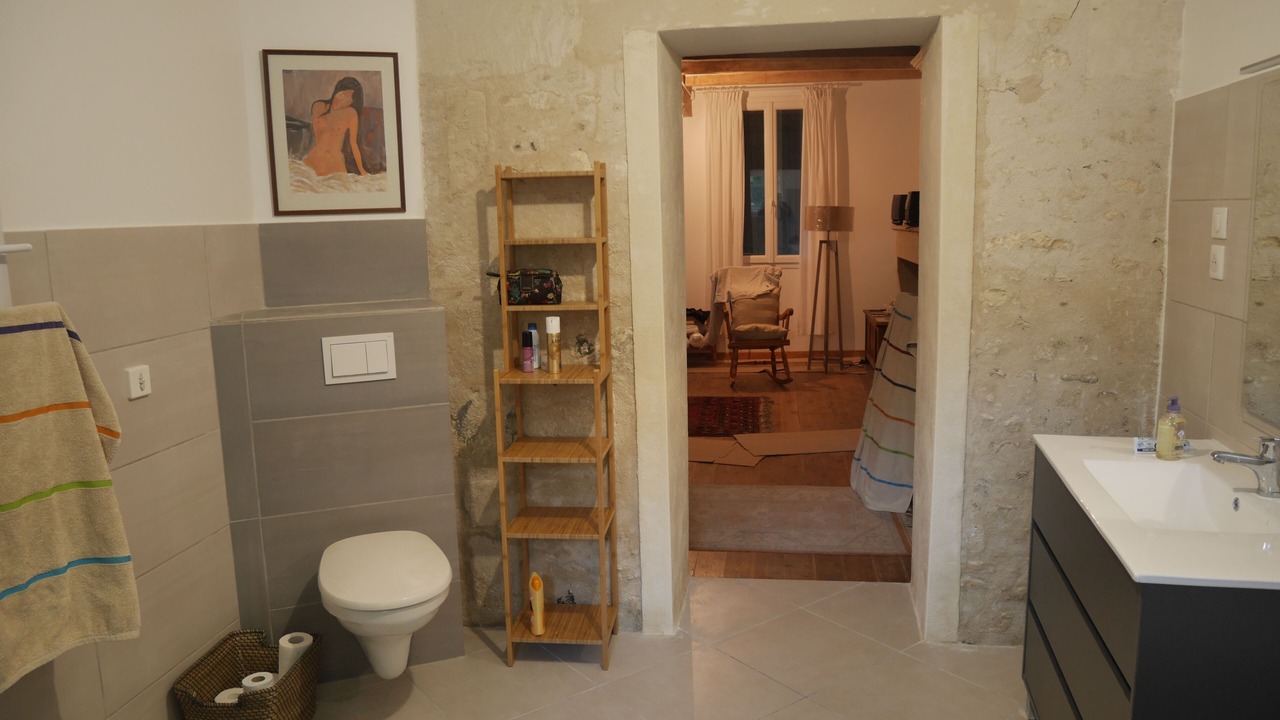 Photo of Bathroom in Courcoury