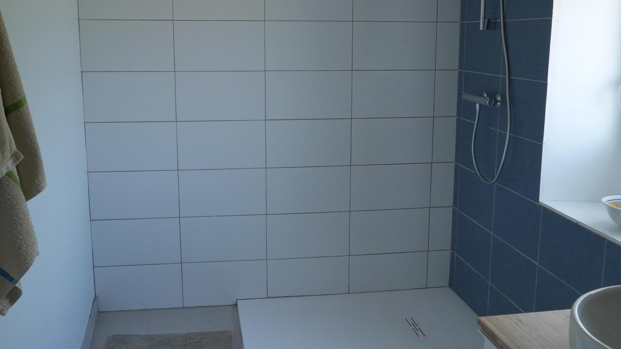 Photo of Bathroom in Courcoury