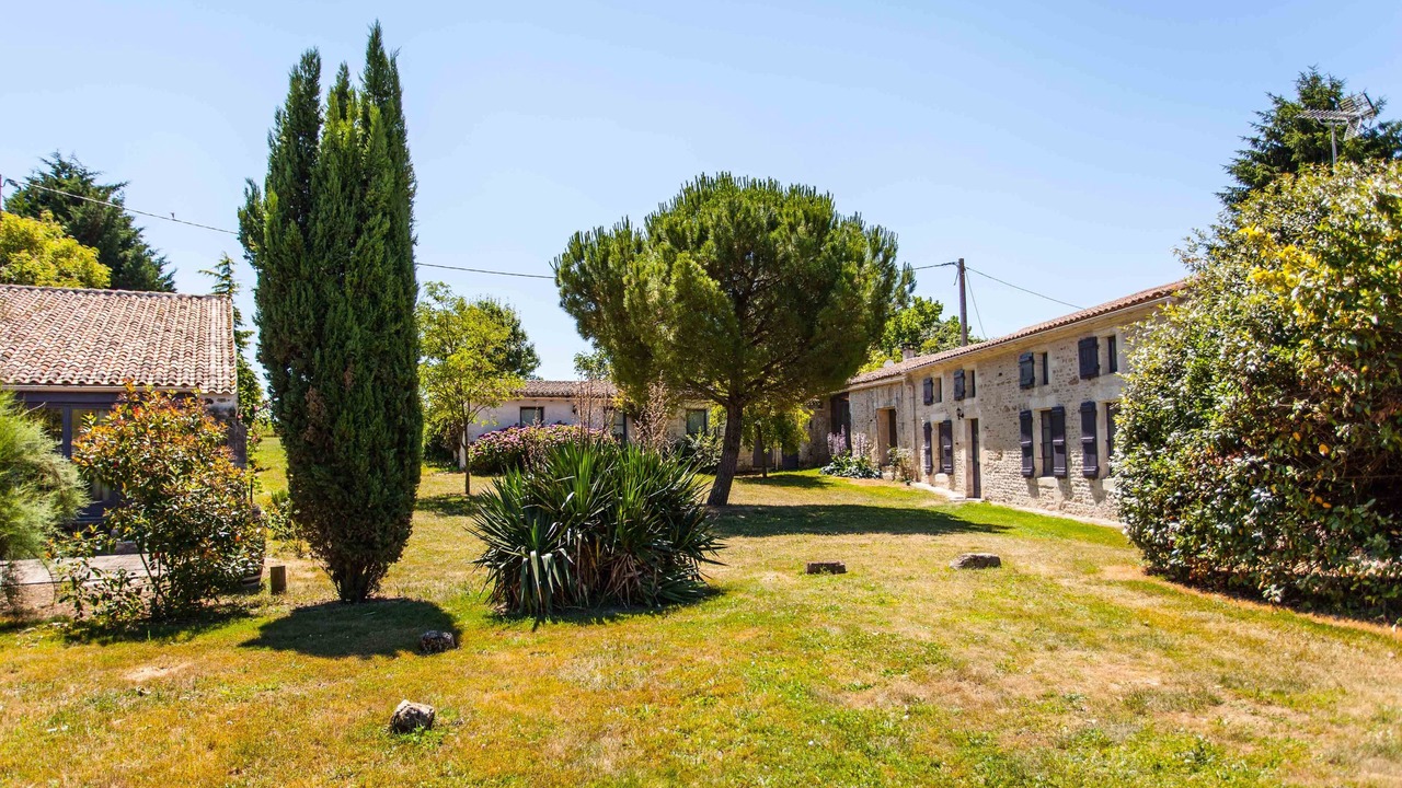 Photo of Outdoor in Saint-Coutant-le-Grand