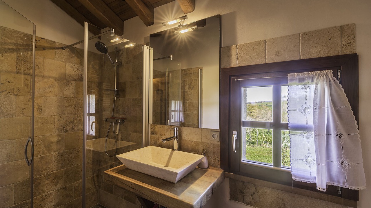 Photo of Bathroom in Sare