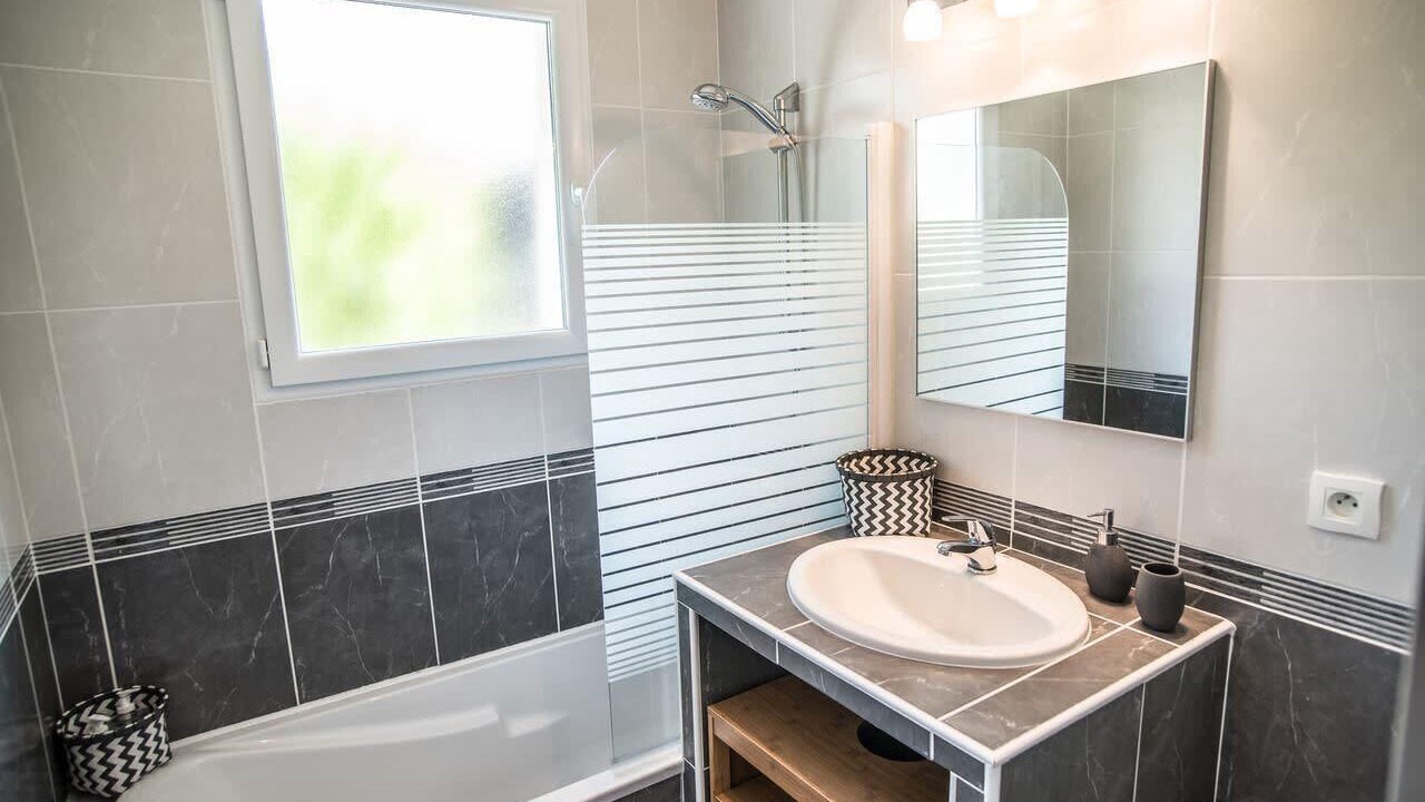 Photo of Bathroom in La Teste-de-Buch