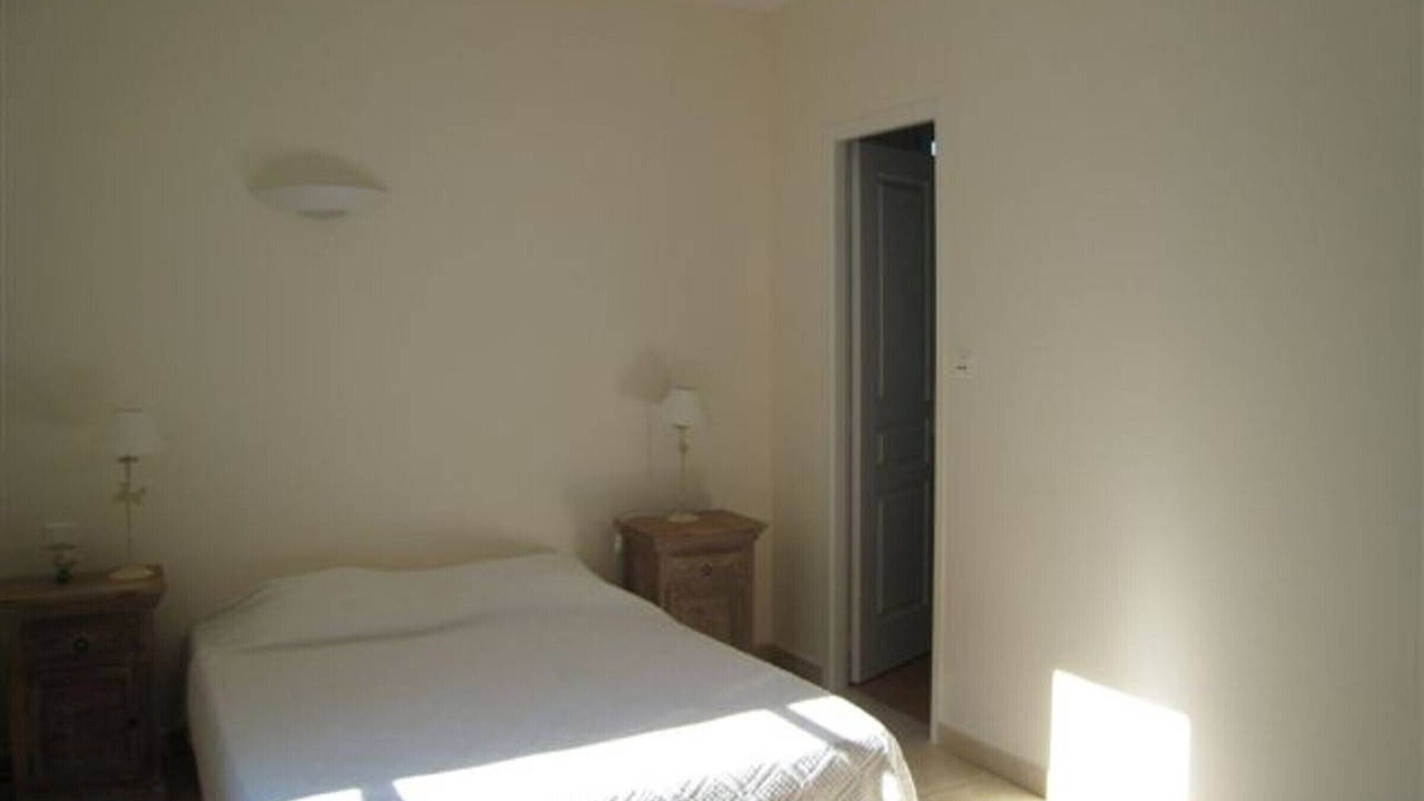 Photo of Bedroom in Domino