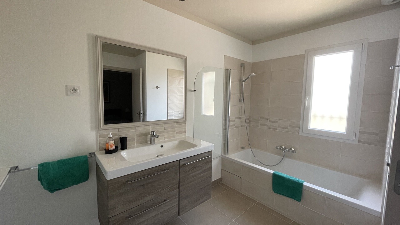 Photo of Bathroom in Gareoult