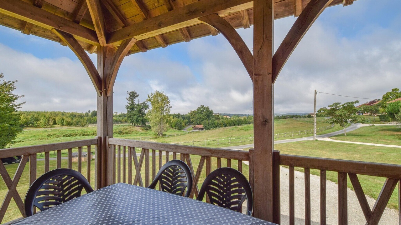 Photo of Patio Balcony in Saint-Medard-d'Excideuil