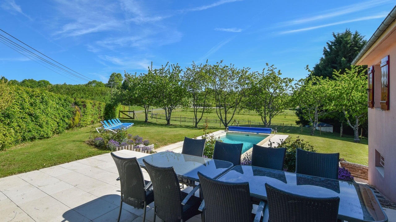 Photo of Patio Balcony in Saint-Medard-d'Excideuil