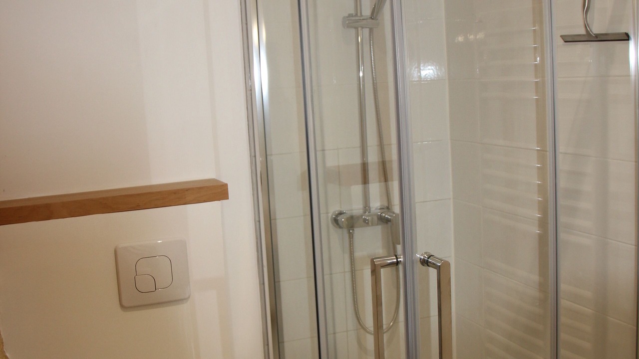 Photo of Bathroom in Langoiran