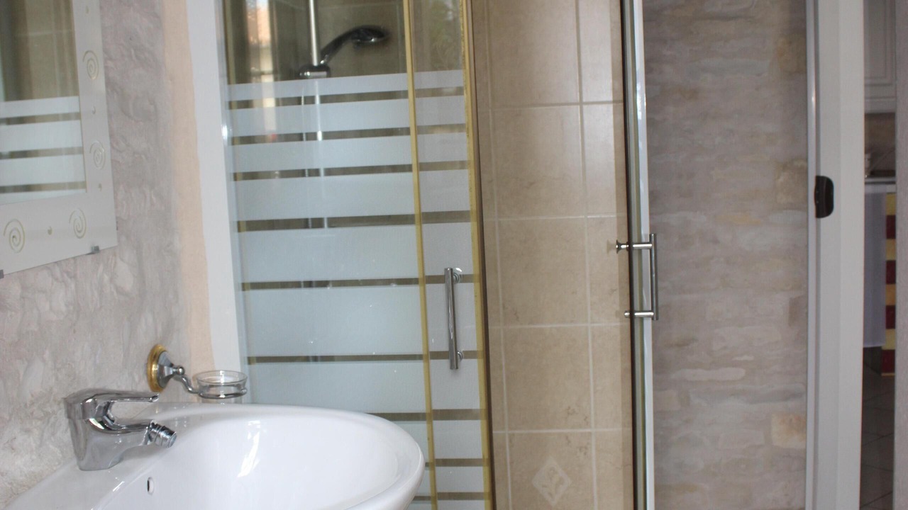 Photo of Bathroom in Prisse-la-Charriere