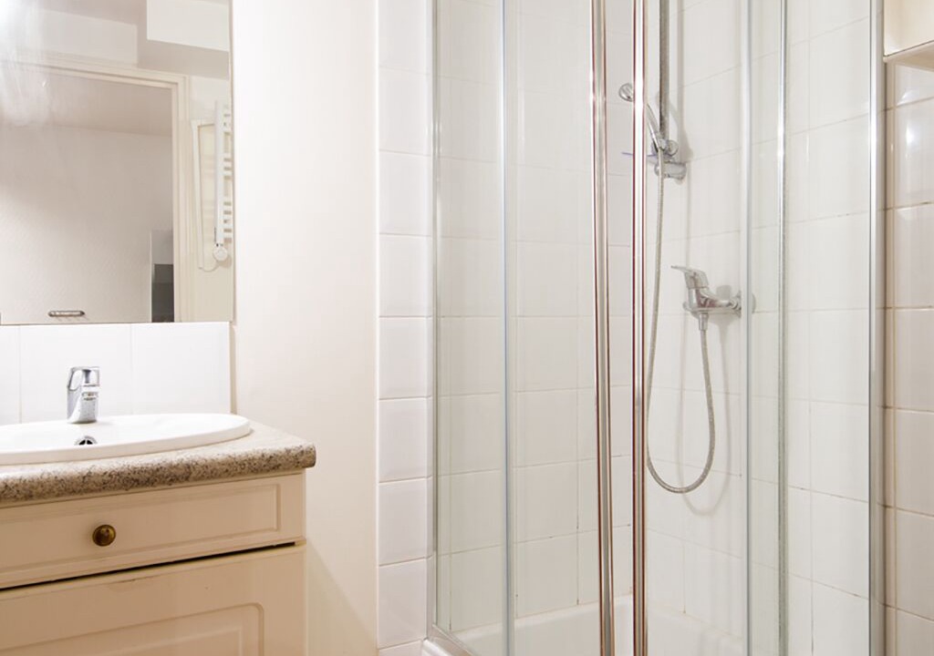 Photo of Bathroom in La Rochelle City Centre