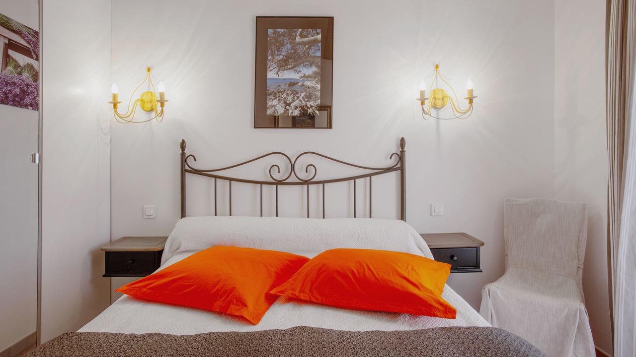 Photo of Bedroom in Bormes-Les-Mimosas