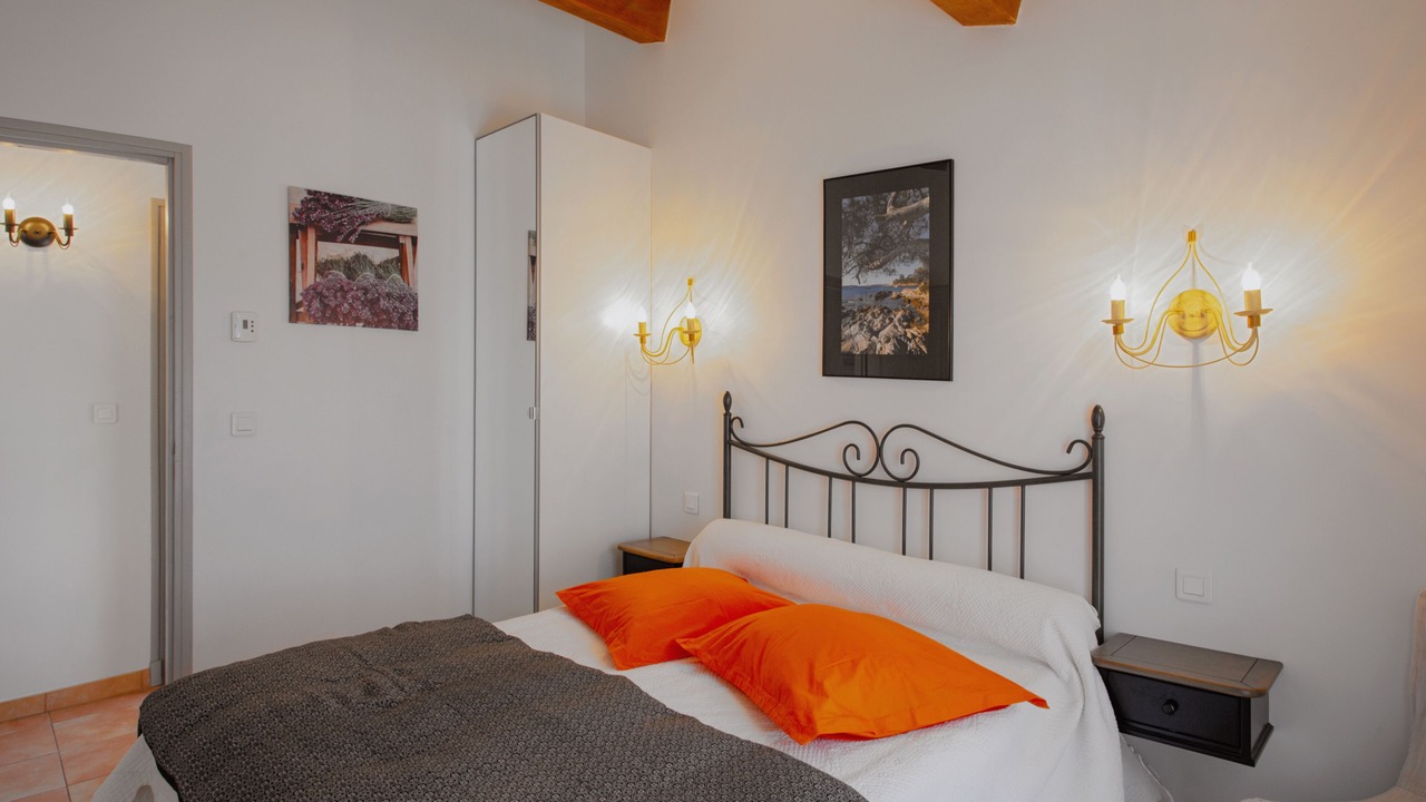 Photo of Bedroom in Bormes-Les-Mimosas