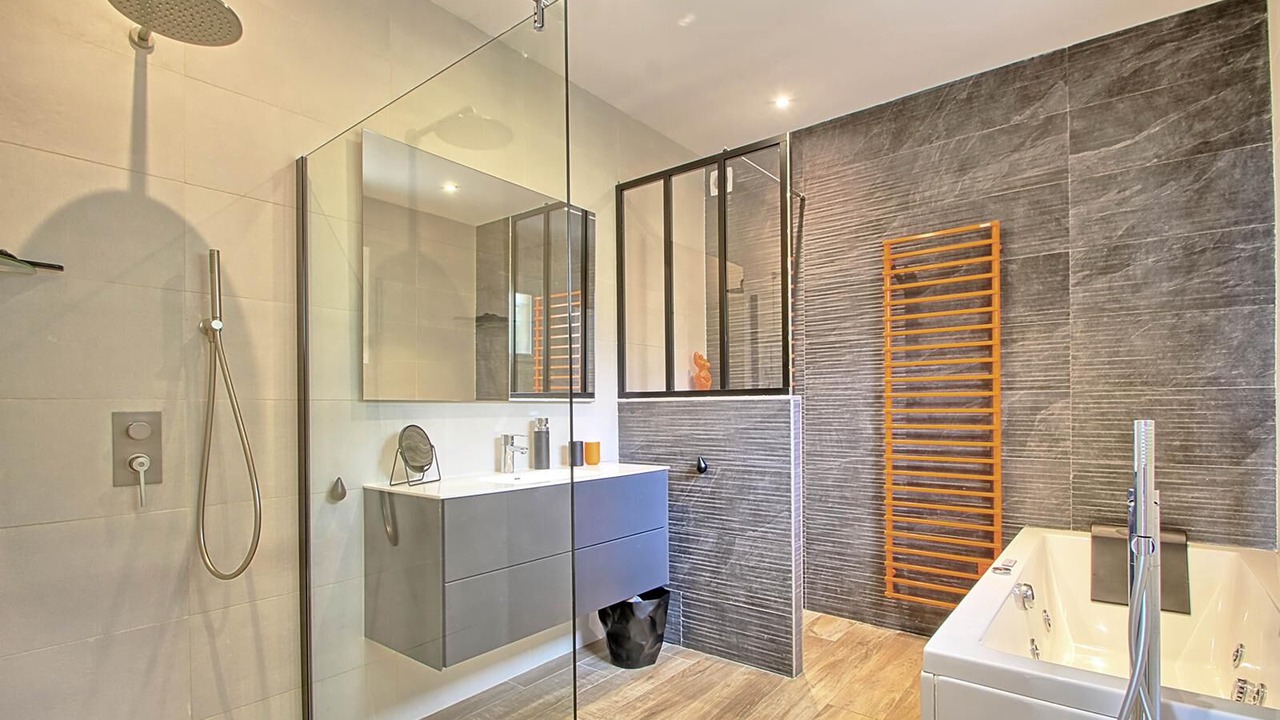 Photo of Bathroom in Le Lavandou