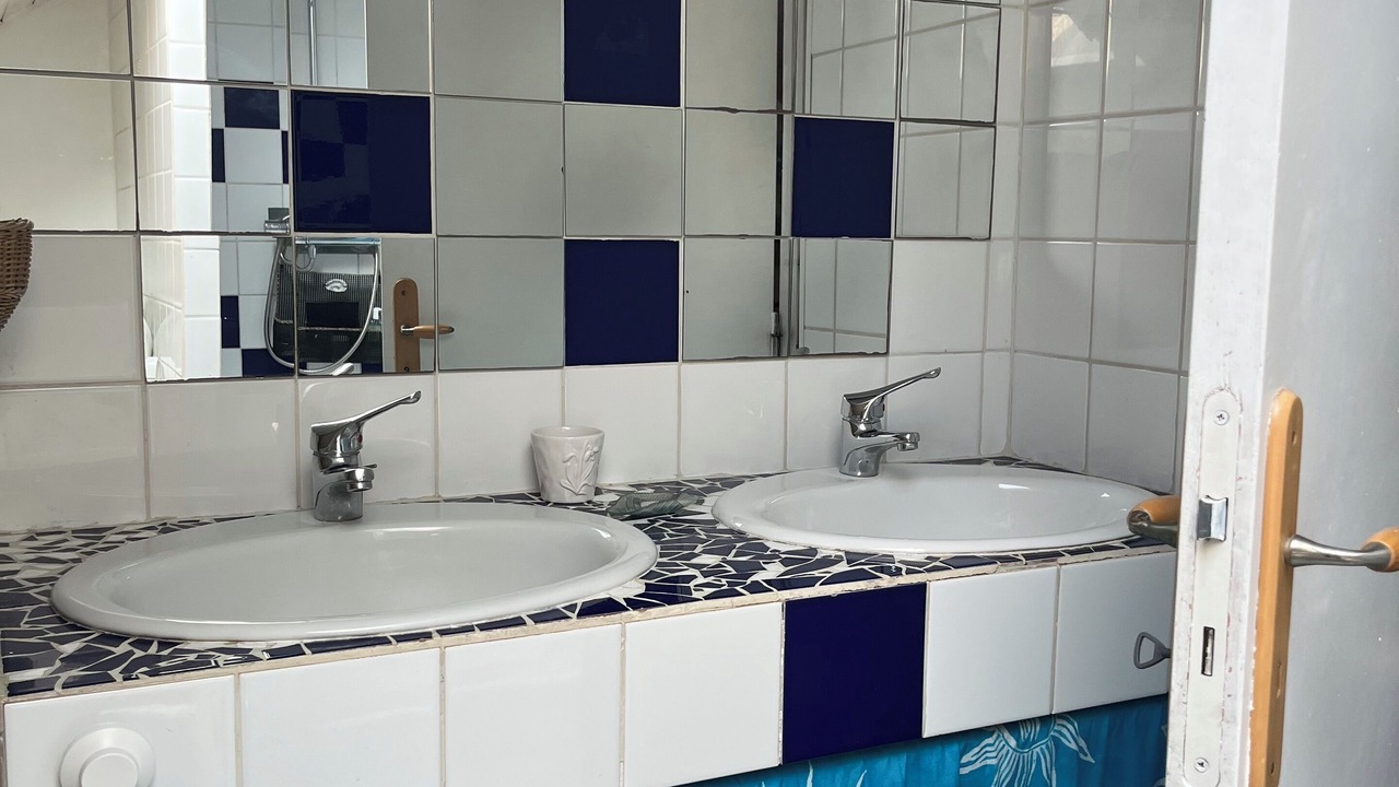 Photo of Bathroom in Cauderan