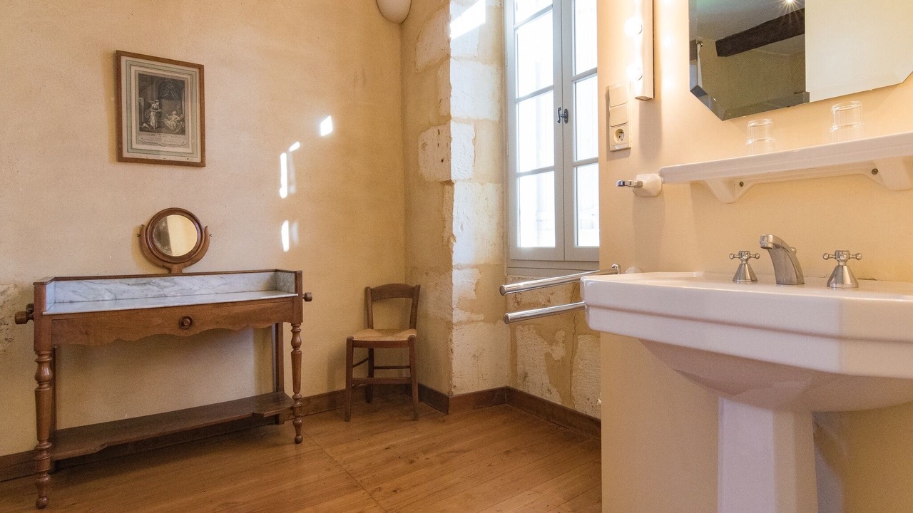 Photo of Bathroom in Saint-Georges-de-Montclard