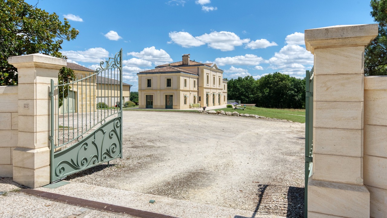 Photo of Outdoor in Petit-Palais-et-Cornemps