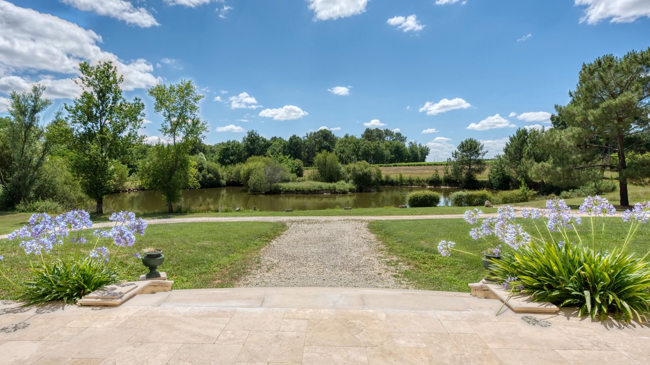 Photo of Outdoor in Petit-Palais-et-Cornemps