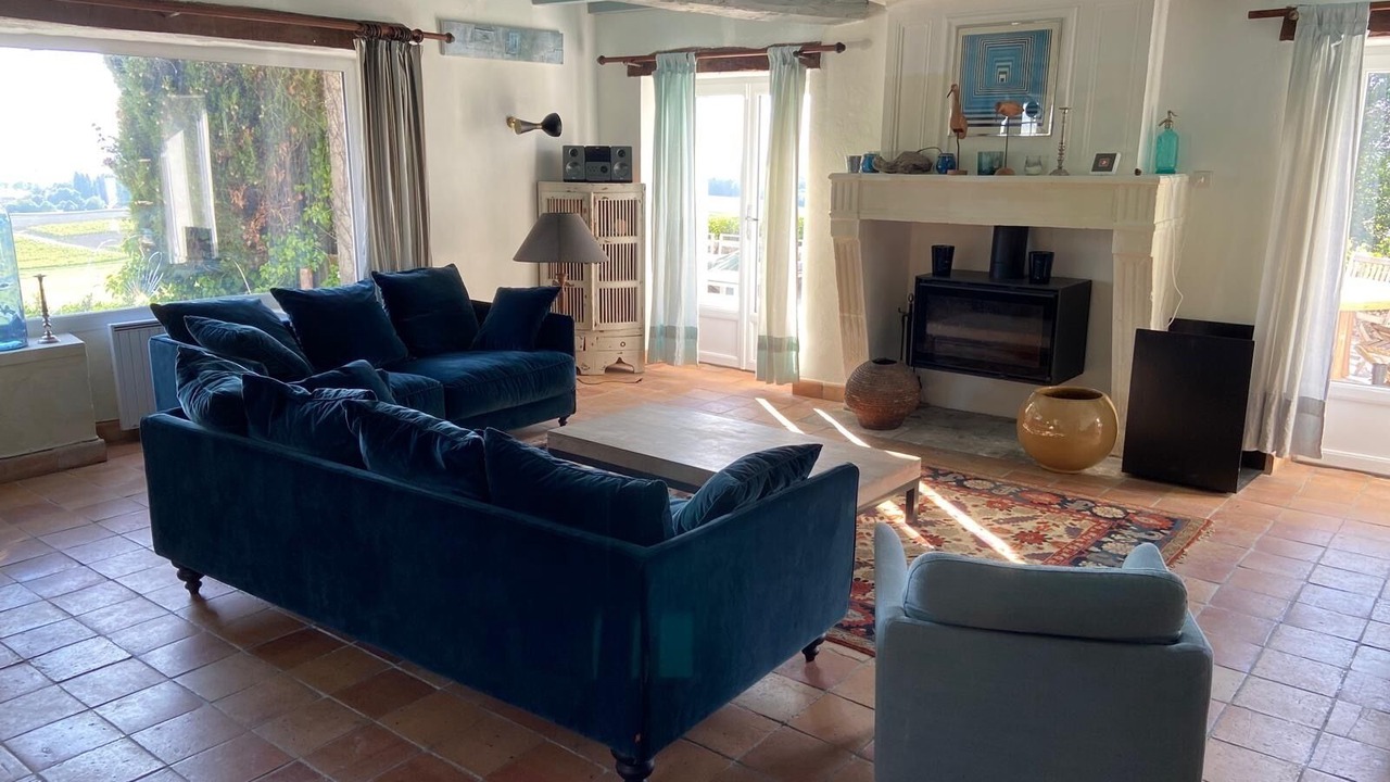 Photo of Livingroom in Saint-Romain-sur-Gironde