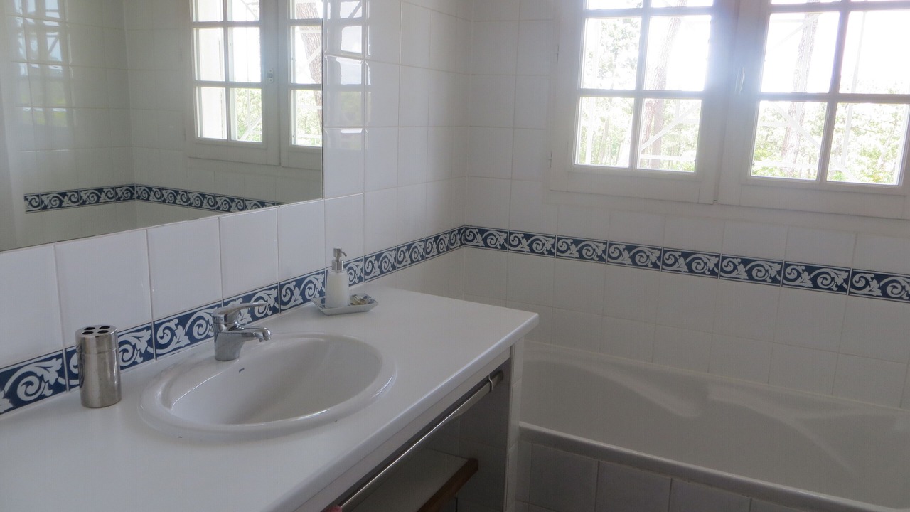 Photo of Bathroom in Lege-Cap-Ferret