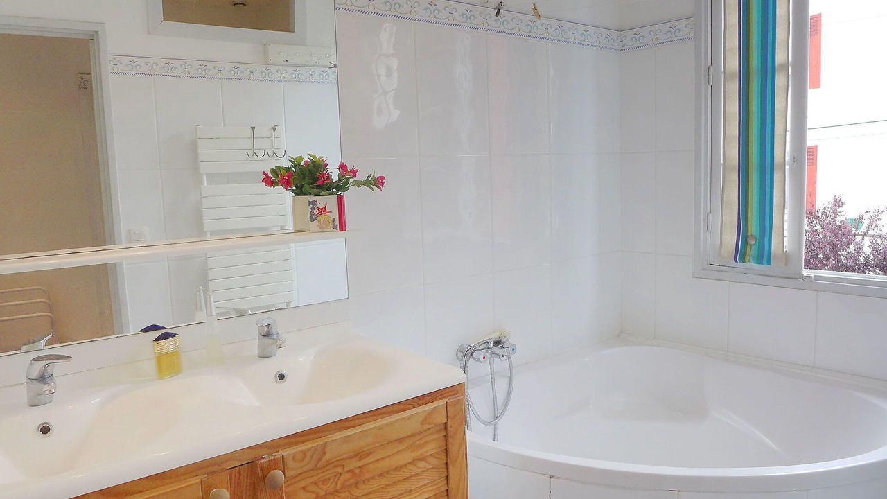 Photo of Bathroom in Saint-Jean-de-Luz City Center