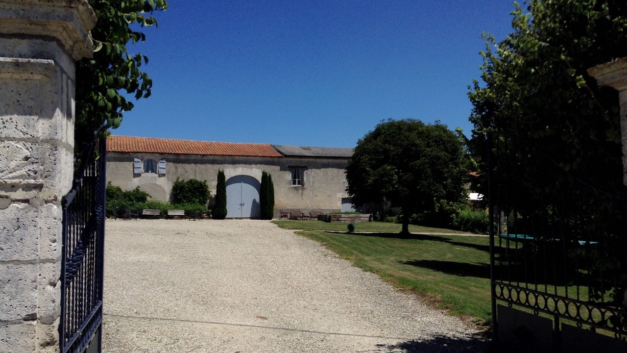 Photo of Outdoor in Bessac