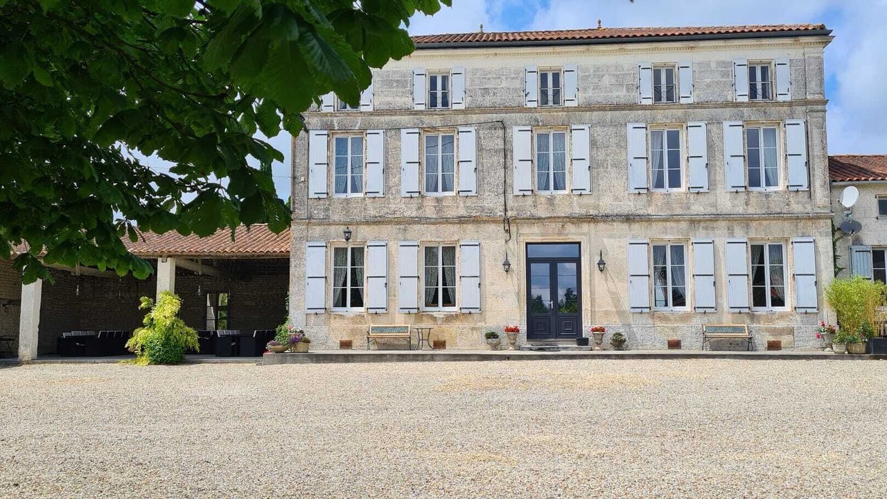 Photo of Outdoor in Bessac